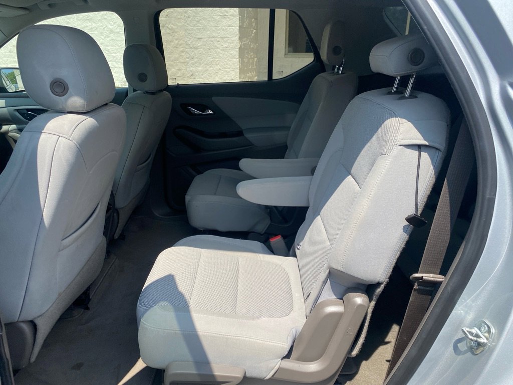 Used 2018 Chevrolet Traverse LT image 19