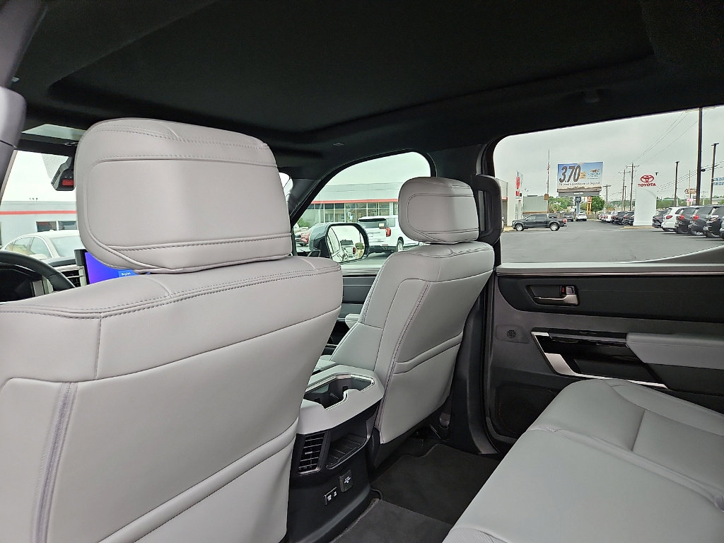 Used 2025 Toyota Tundra Limited image 9