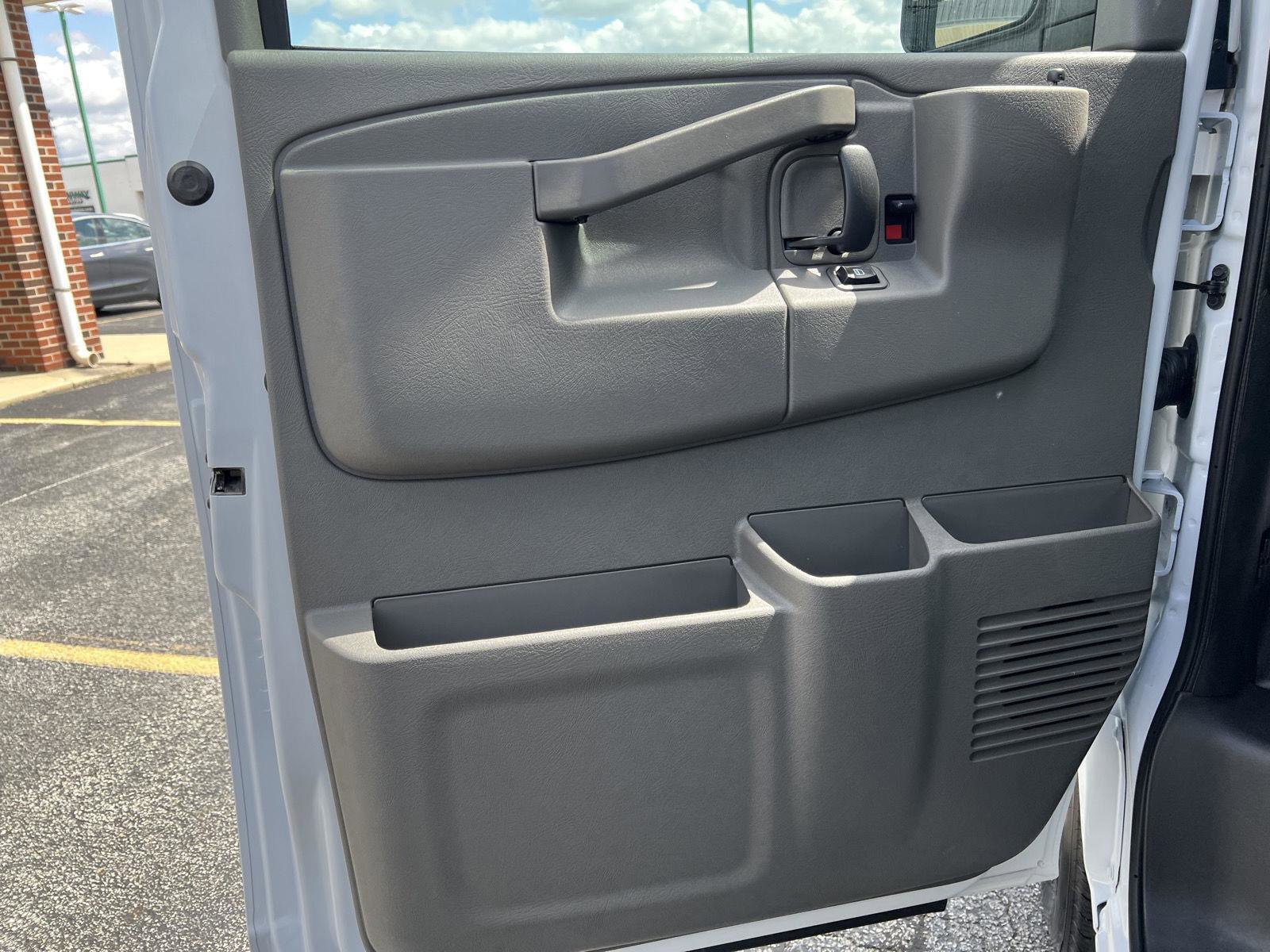 New 2026 GMC Savana 2500 Extended RWD image 12