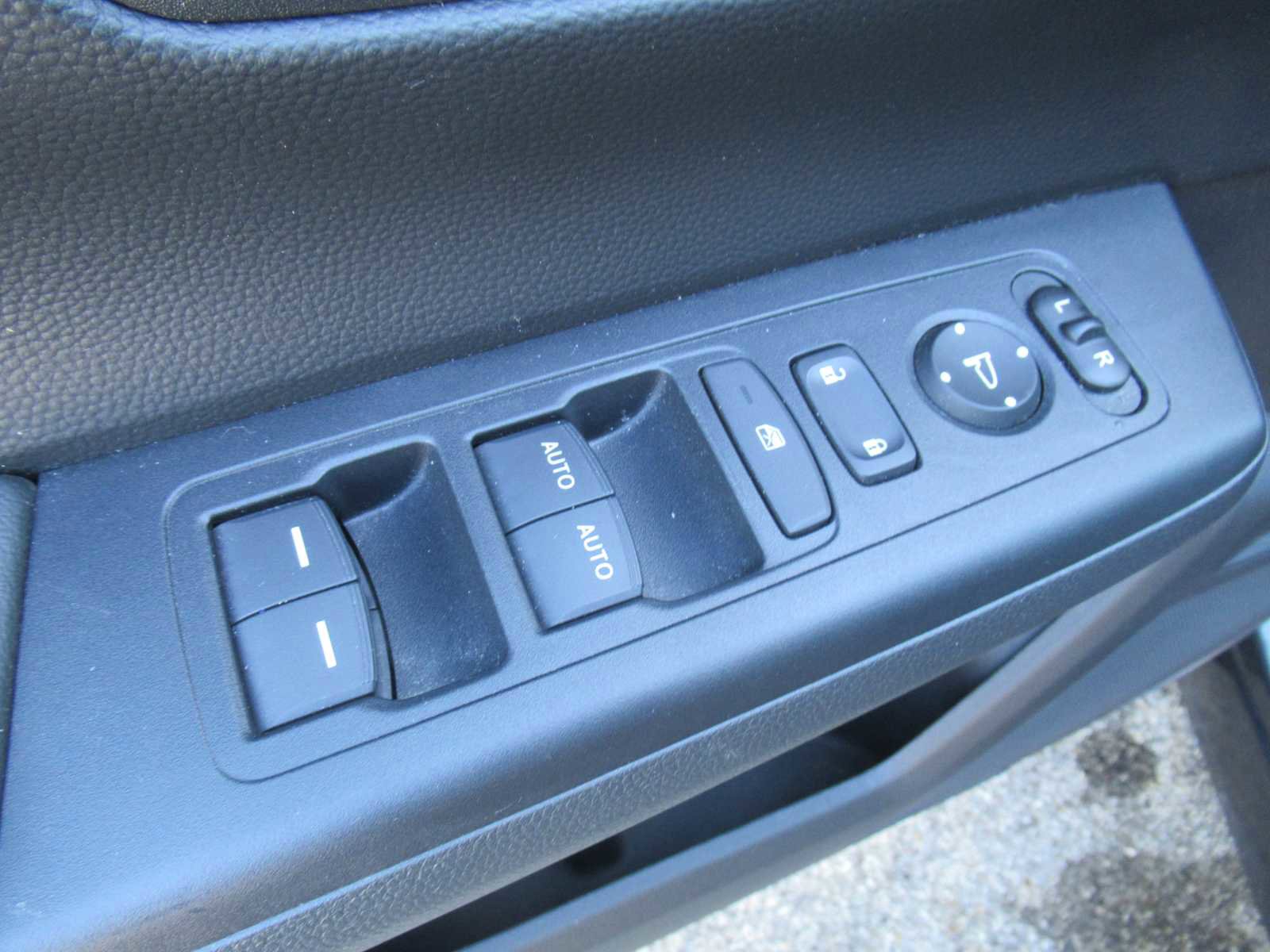 Used 2023 Honda CR-V Sport image 16