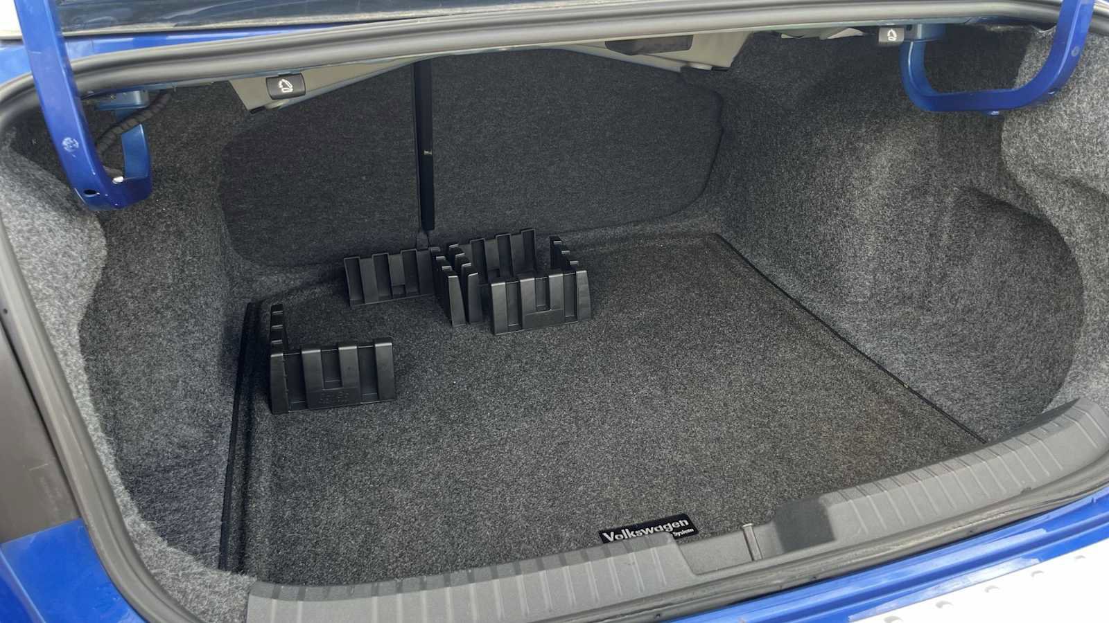 Used 2023 Volkswagen Jetta SE FWD image 48