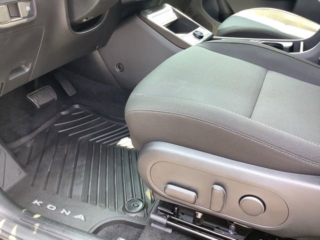 Used 2025 Hyundai Kona SEL image 17