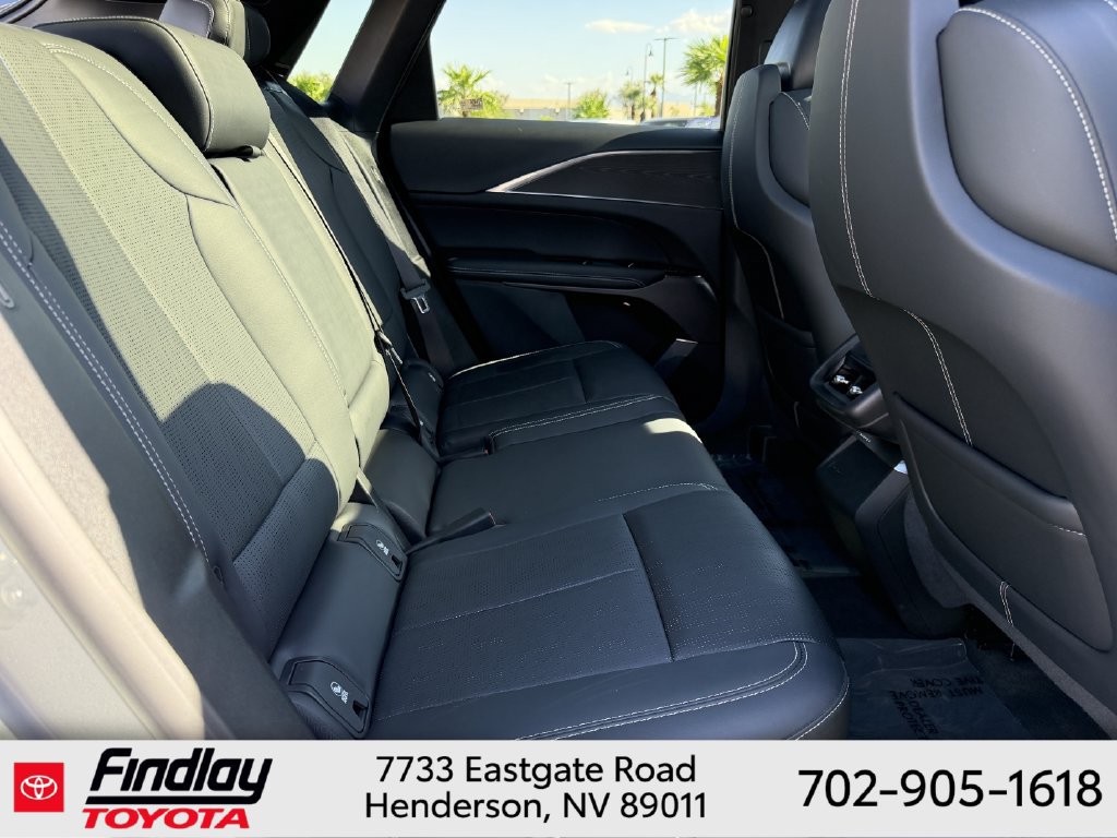 Used 2024 Cadillac Lyriq Sport AWD/4WD image 13