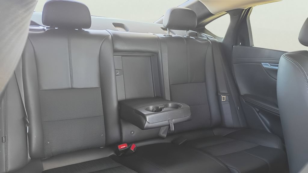 Used 2018 Chevrolet Impala LT FWD image 26