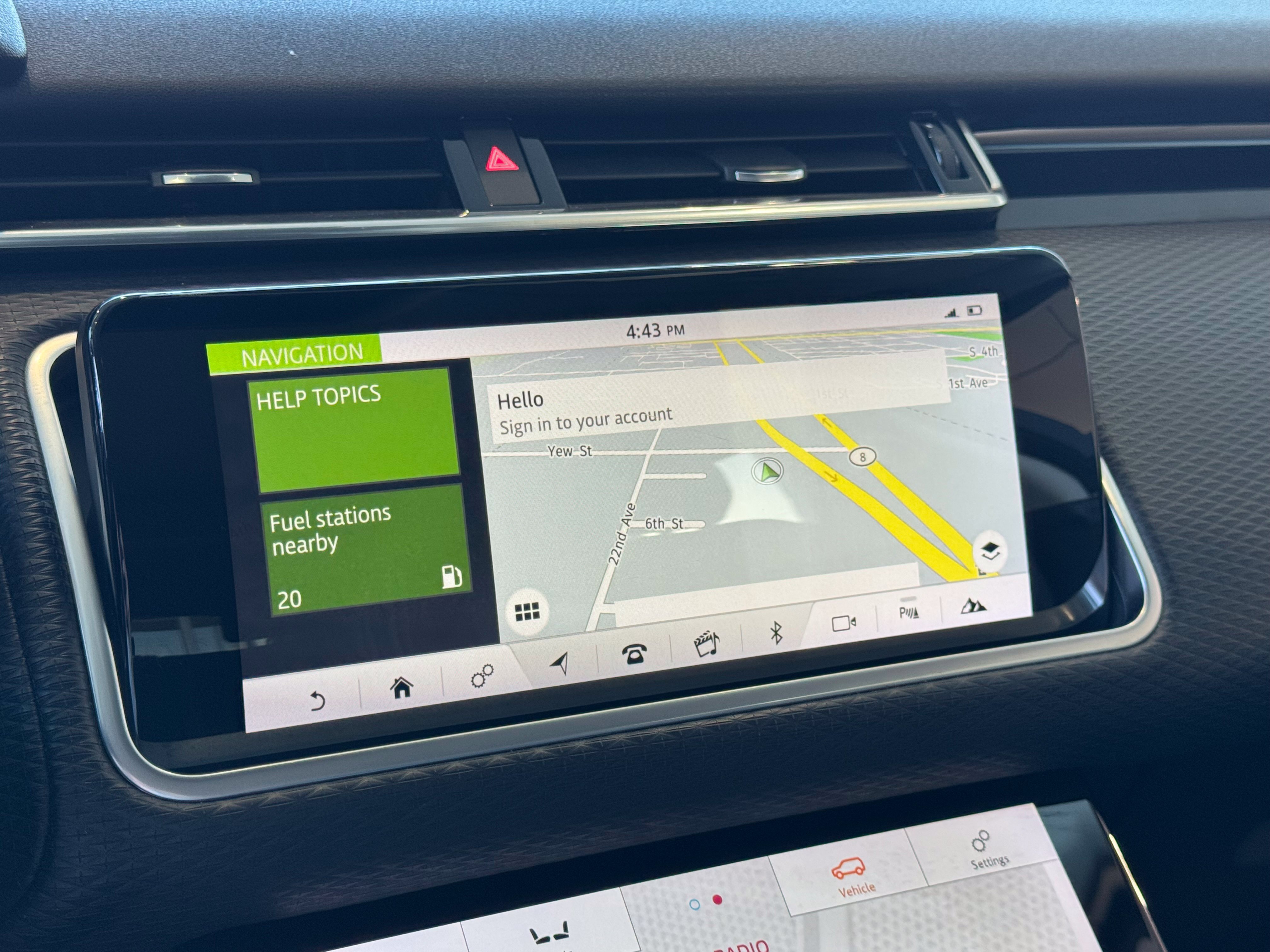 Used 2018 Land Rover Range Rover Velar S AWD/4WD image 37