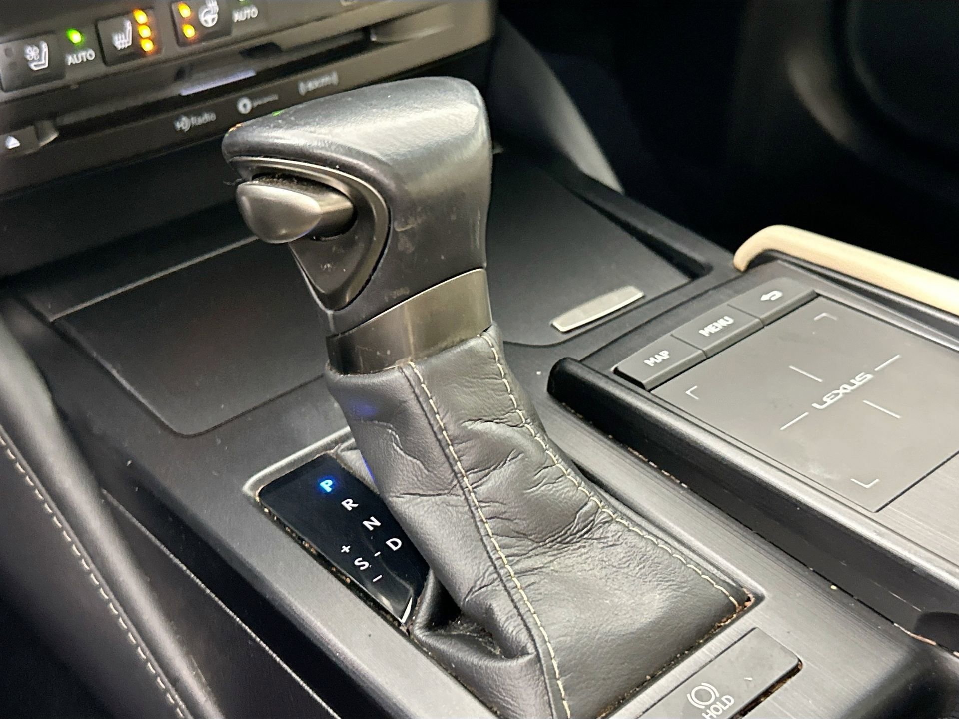 Used 2020 Lexus ES 350 w/ Premium Package image 17