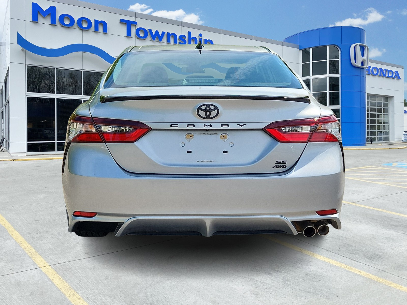 Used 2021 Toyota Camry SE AWD/4WD image 5