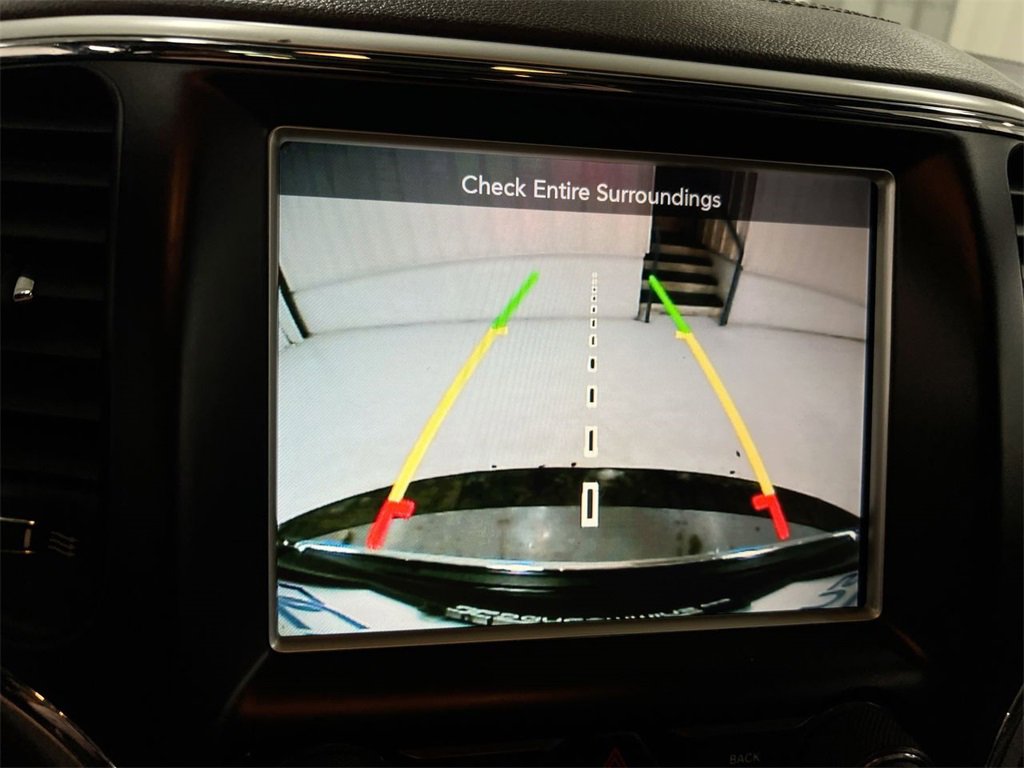 Used 2015 Jeep Grand Cherokee Overland image 16