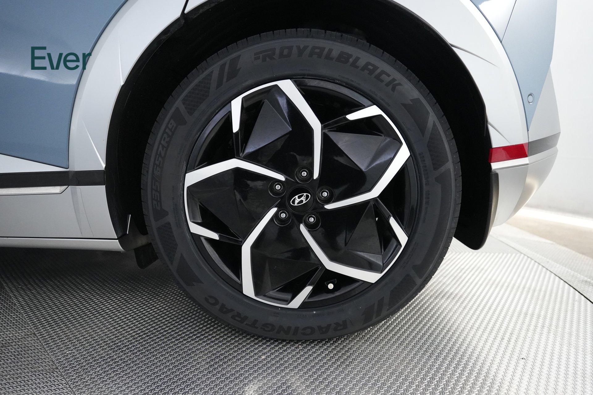 Used 2024 Hyundai Ioniq 5 Limited RWD image 9