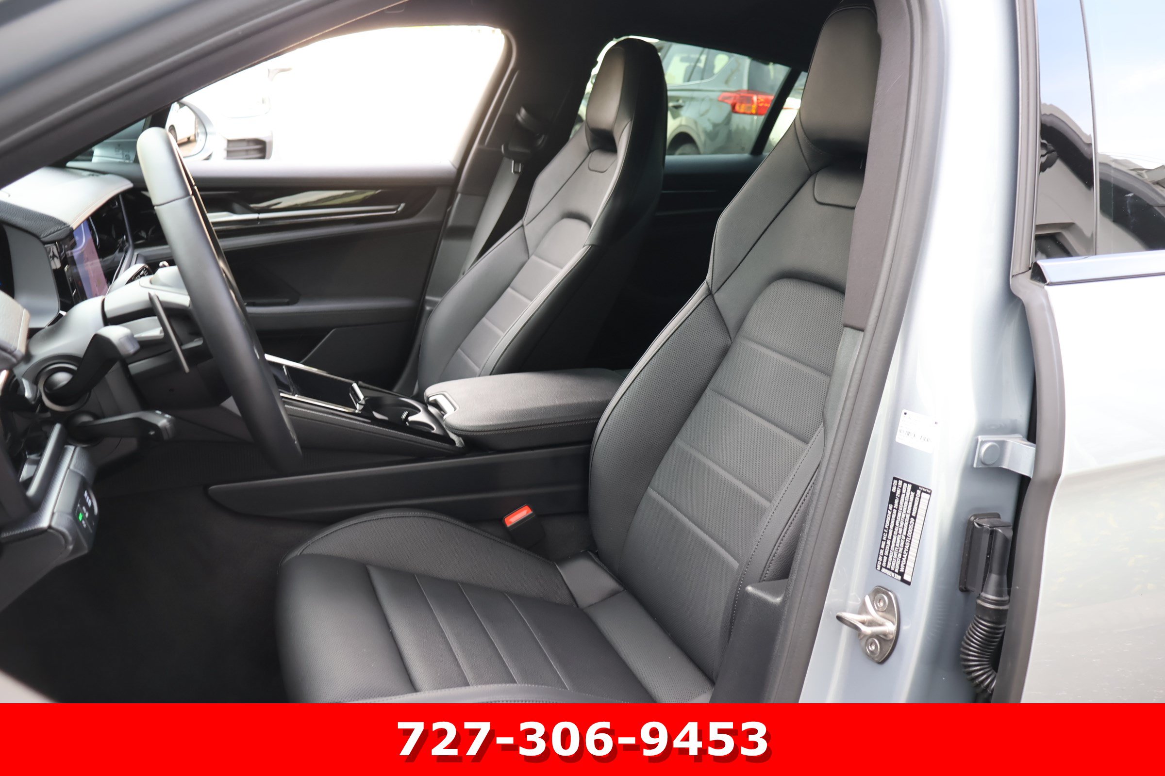 Used 2026 Porsche Panamera image 2