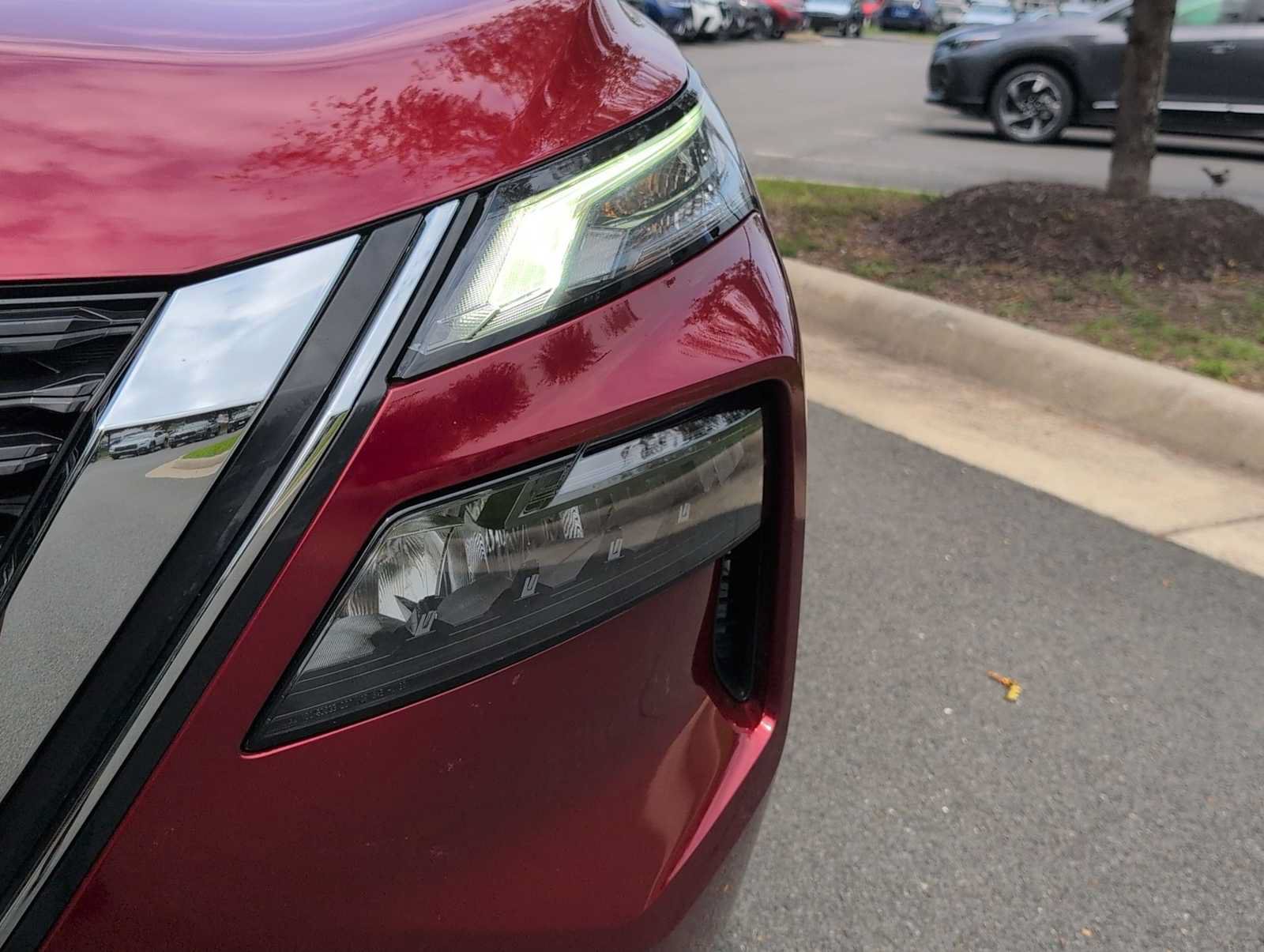 Used 2023 Nissan Rogue S AWD/4WD image 11