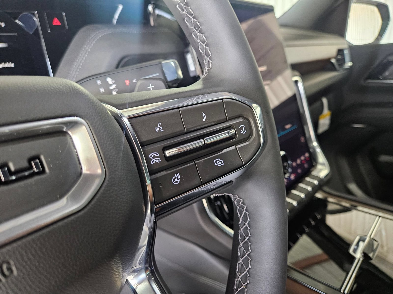 New 2026 GMC Yukon Denali AWD/4WD image 14