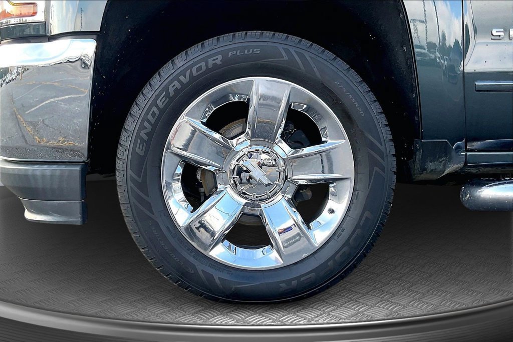 Used 2018 Chevrolet Silverado 1500 LT w/ LT Eassist Package AWD/4WD image 35