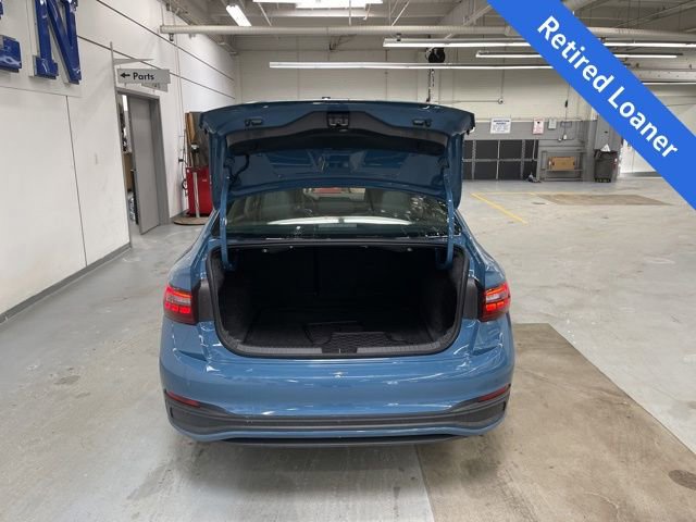 New 2025 Volkswagen Jetta SE w/ Black Wheel Package image 9