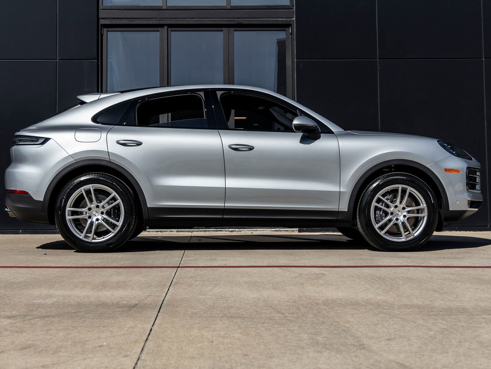 Certified 2026 Porsche Cayenne Coupe image 12