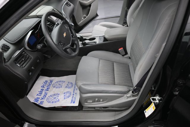 Used 2017 Chevrolet Impala LS FWD image 18