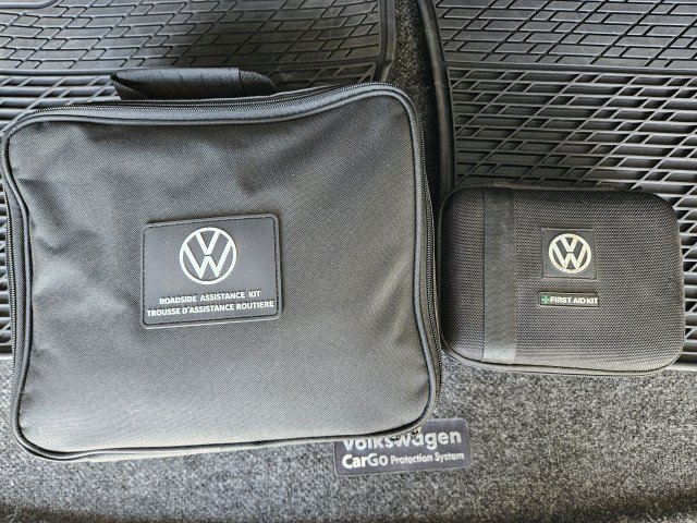 Used 2022 Volkswagen Tiguan SE R-Line AWD/4WD image 12