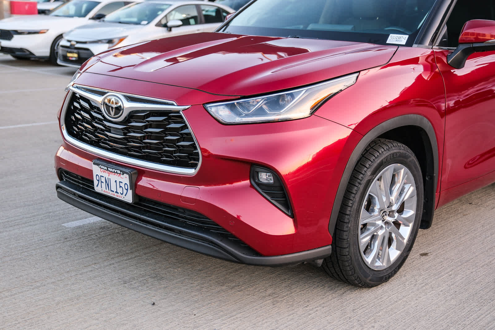 Used 2023 Toyota Highlander Limited FWD image 11