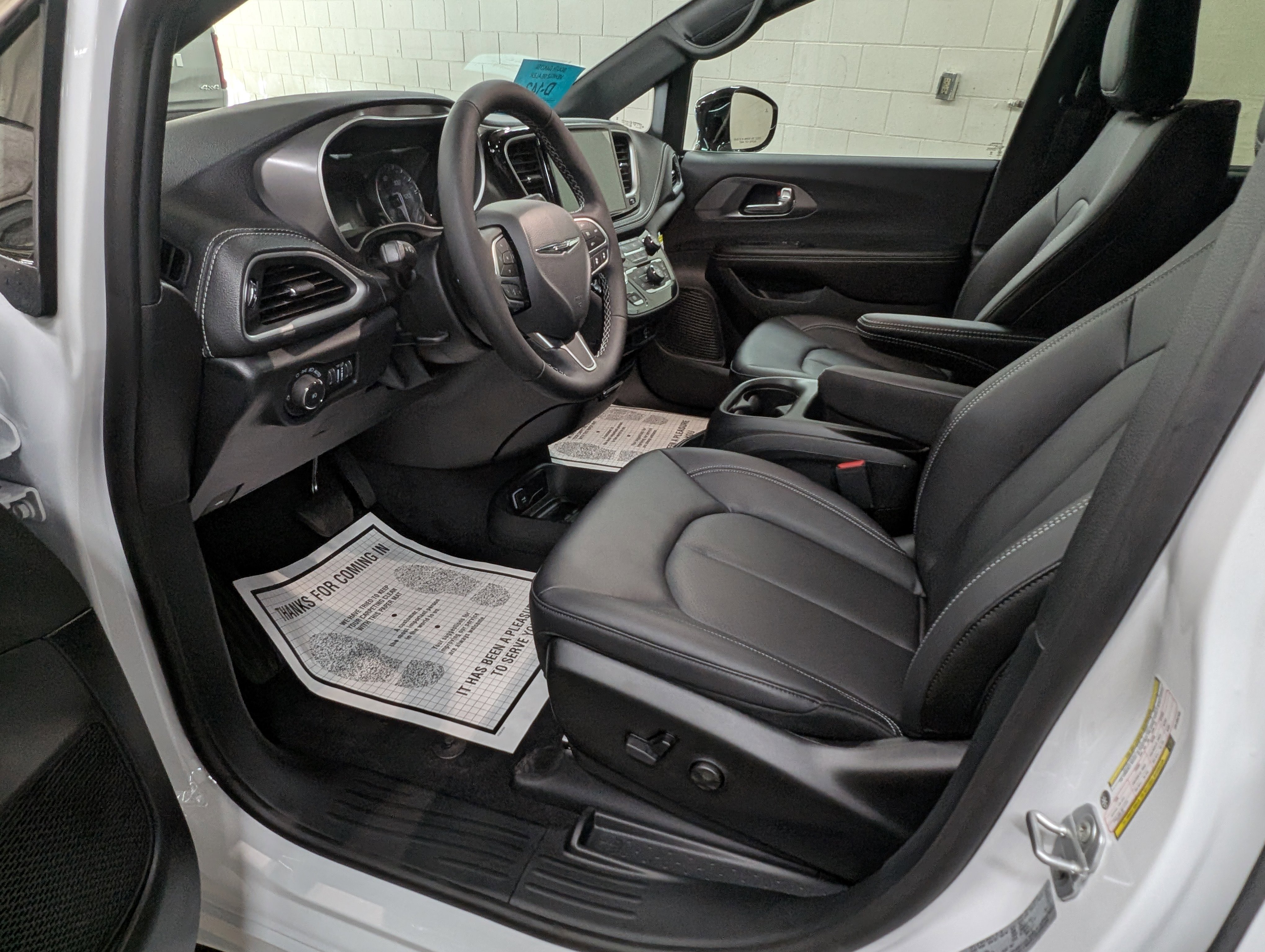 New 2026 Chrysler Pacifica Select image 12