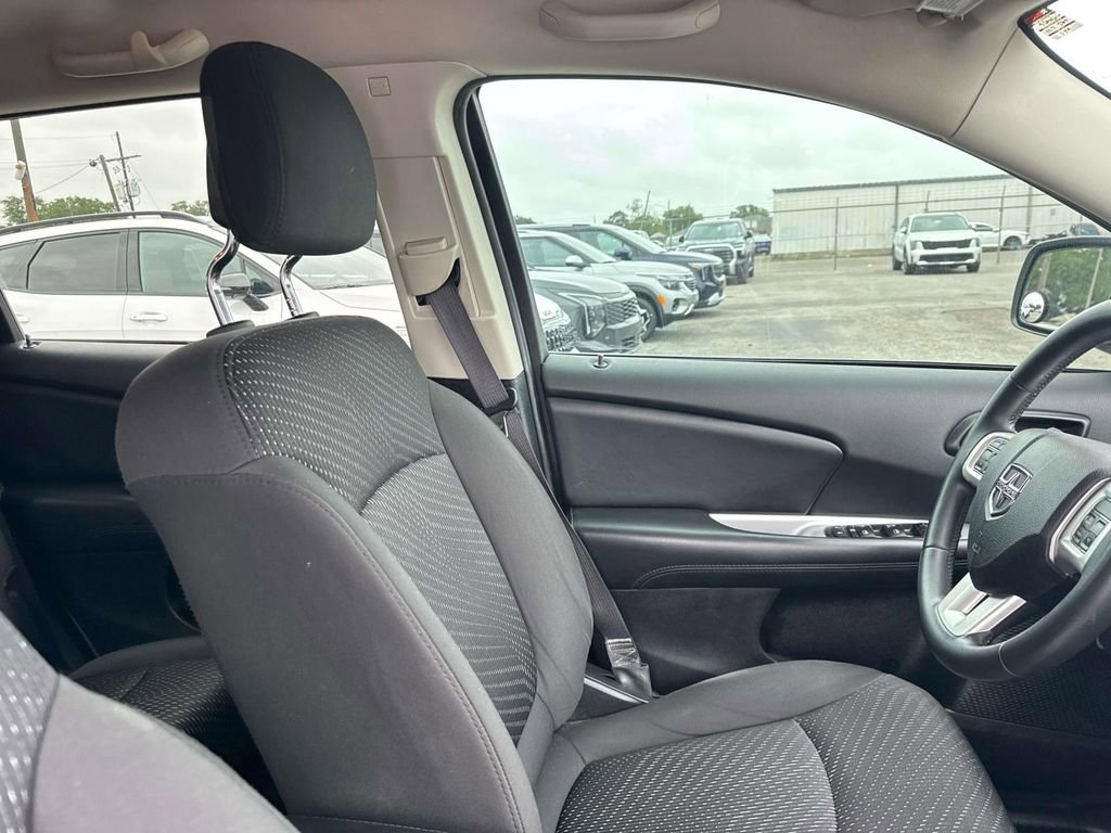 Used 2017 Dodge Journey SE w/ Flexible Seating Group FWD image 19
