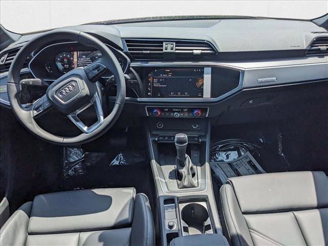 New 2025 Audi Q3 2.0T Premium image 16