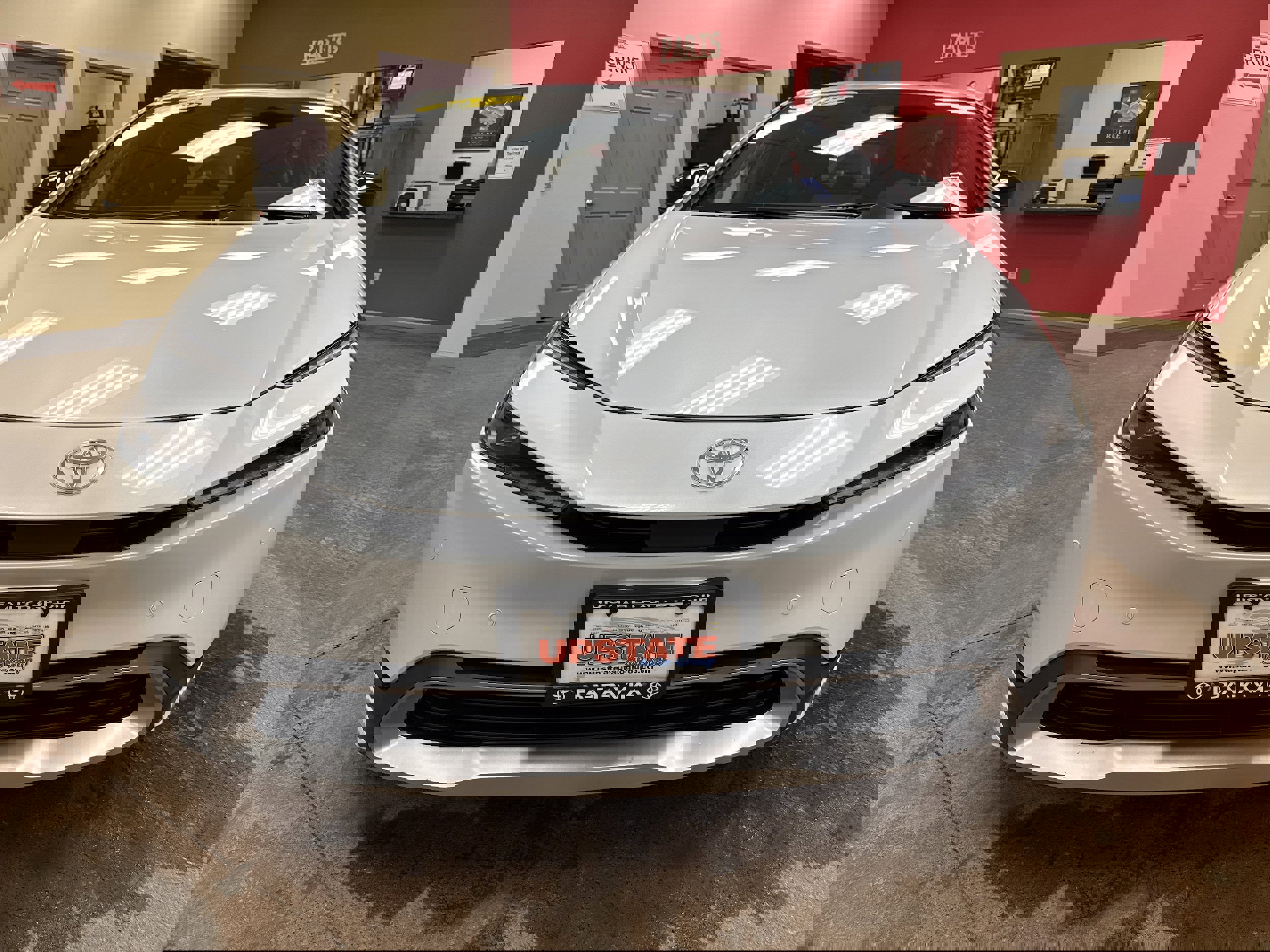 Used 2025 Toyota Prius SE video 2