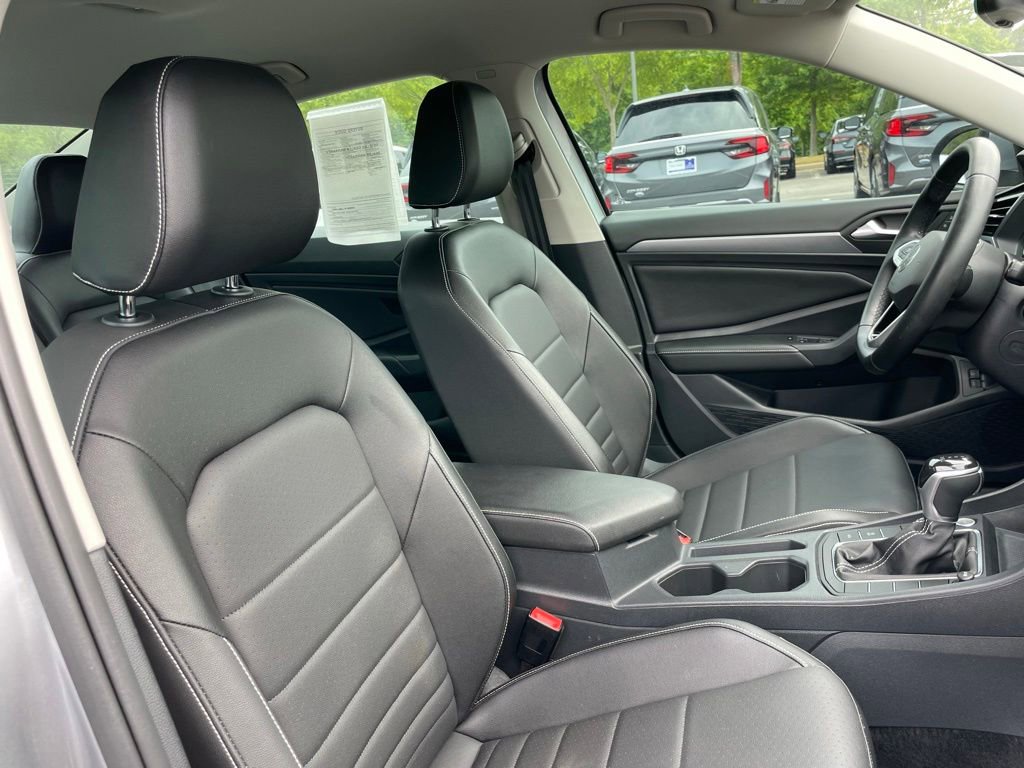 Used 2022 Volkswagen Jetta SE FWD image 31