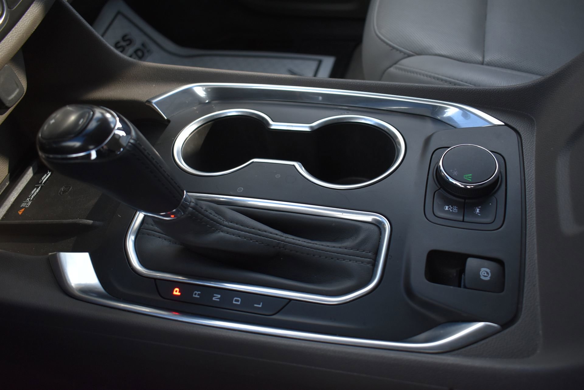 Used 2020 Chevrolet Traverse Premier image 32