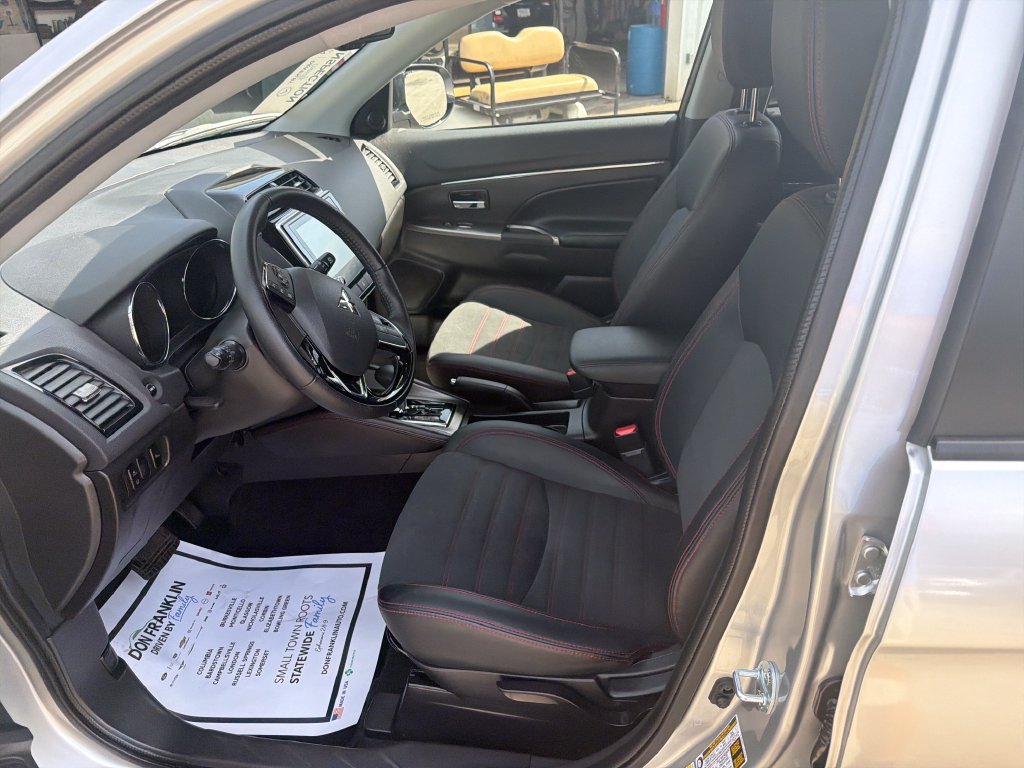 Used 2026 Mitsubishi Outlander Sport SE AWD/4WD image 13