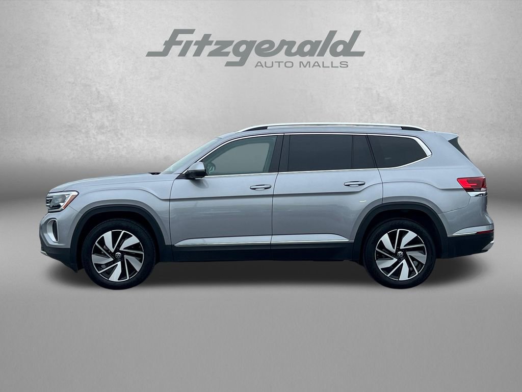 Used 2025 Volkswagen Atlas SEL AWD/4WD image 4