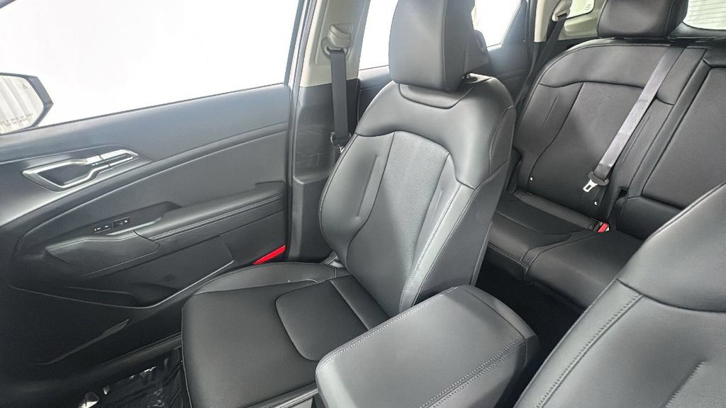 New 2026 Kia Sportage EX AWD/4WD image 13