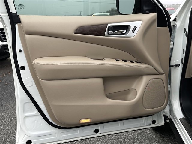 Certified 2020 Nissan Pathfinder Platinum w/ Cargo Package image 11