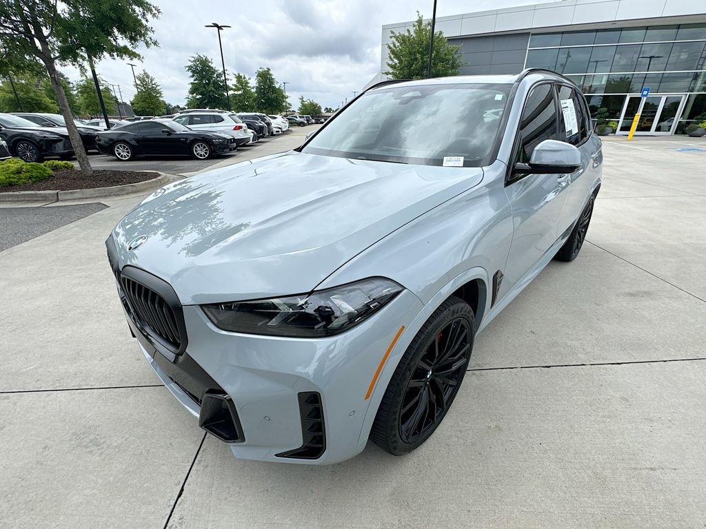 Used 2025 BMW X5 xDrive40i w/ M Sport Package AWD/4WD image 5
