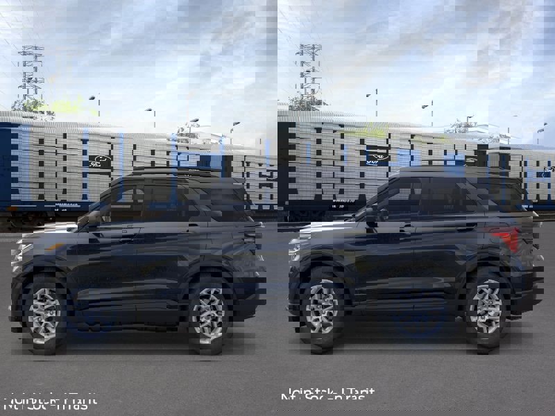 New 2026 Ford Explorer Active image 3