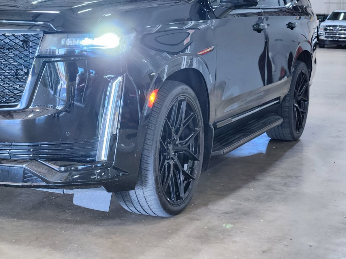 Used 2021 Cadillac Escalade Sport w/ Driver Assist Tech Package AWD/4WD image 22