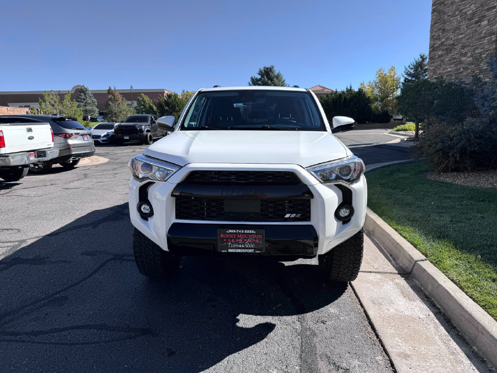 Used 2022 Toyota 4Runner SR5 AWD/4WD image 3