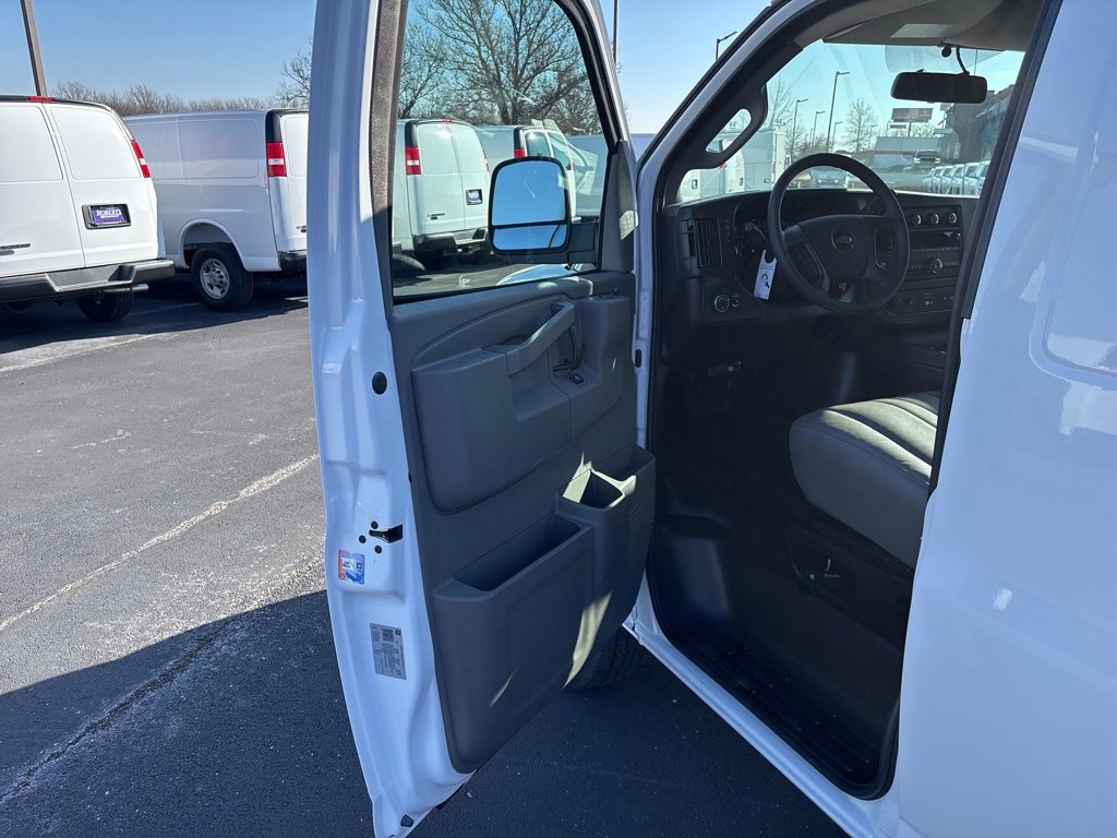 New 2025 Chevrolet Express 3500 Extended w/ Driver Convenience Package image 9