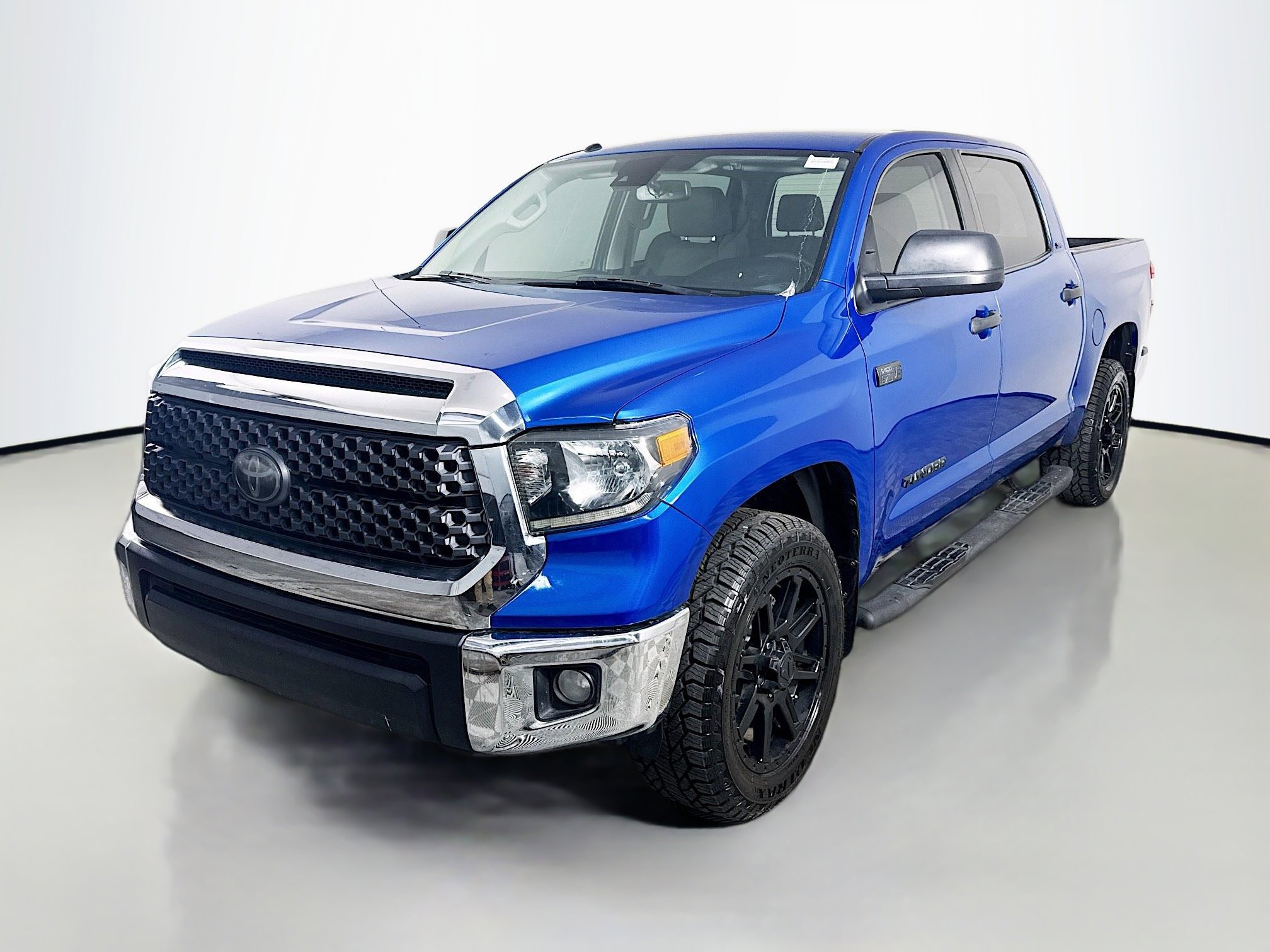 Used 2018 Toyota Tundra SR5 w/ SR5 Upgrade Package image 4