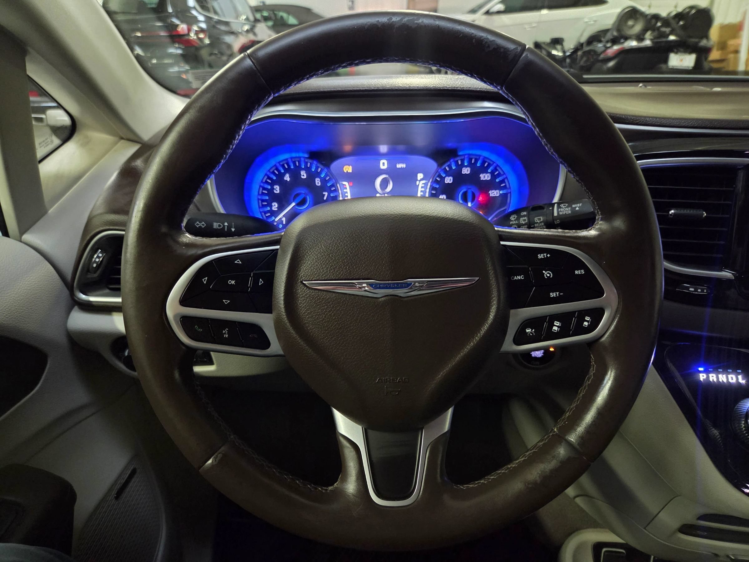 Used 2018 Chrysler Pacifica Touring-L Plus FWD image 18