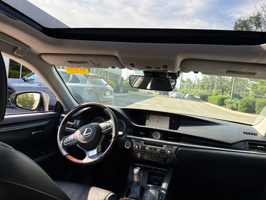 Used 2018 Lexus ES 350 w/ Luxury Package w/Wood Trim FWD image 8