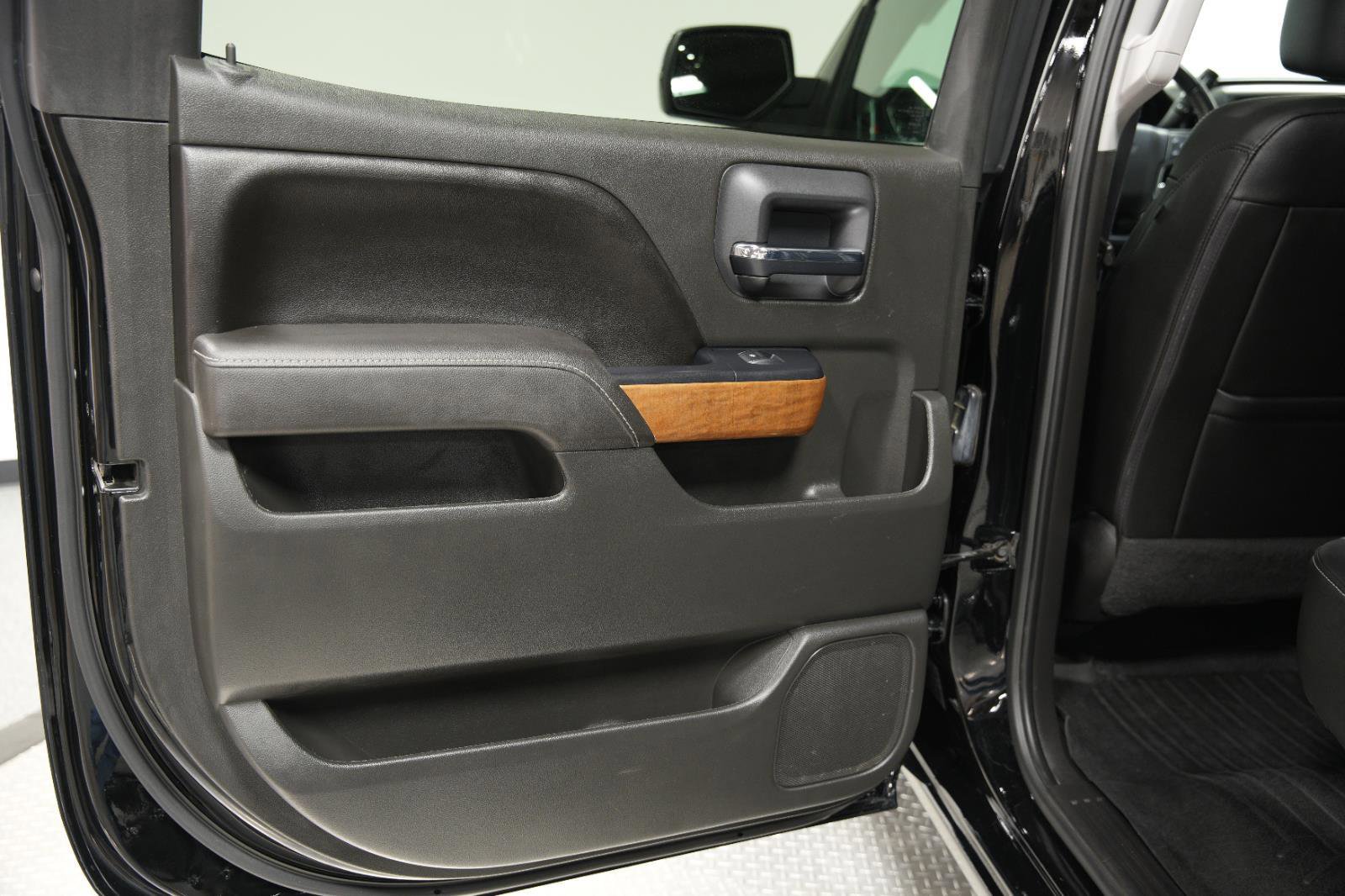 Used 2017 Chevrolet Silverado 1500 LTZ w/ Sport Package image 19