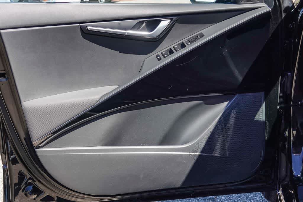 Certified 2024 Kia Niro EX FWD image 19