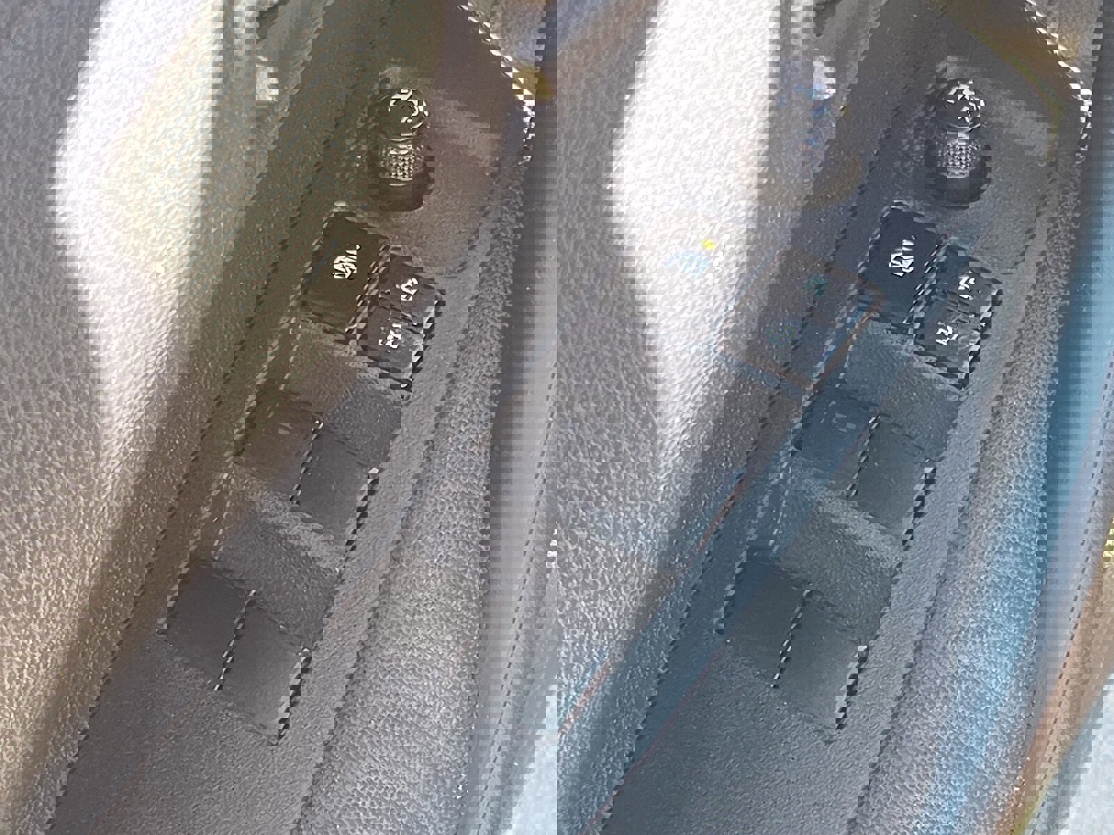 Used 2022 Toyota Corolla LE image 8