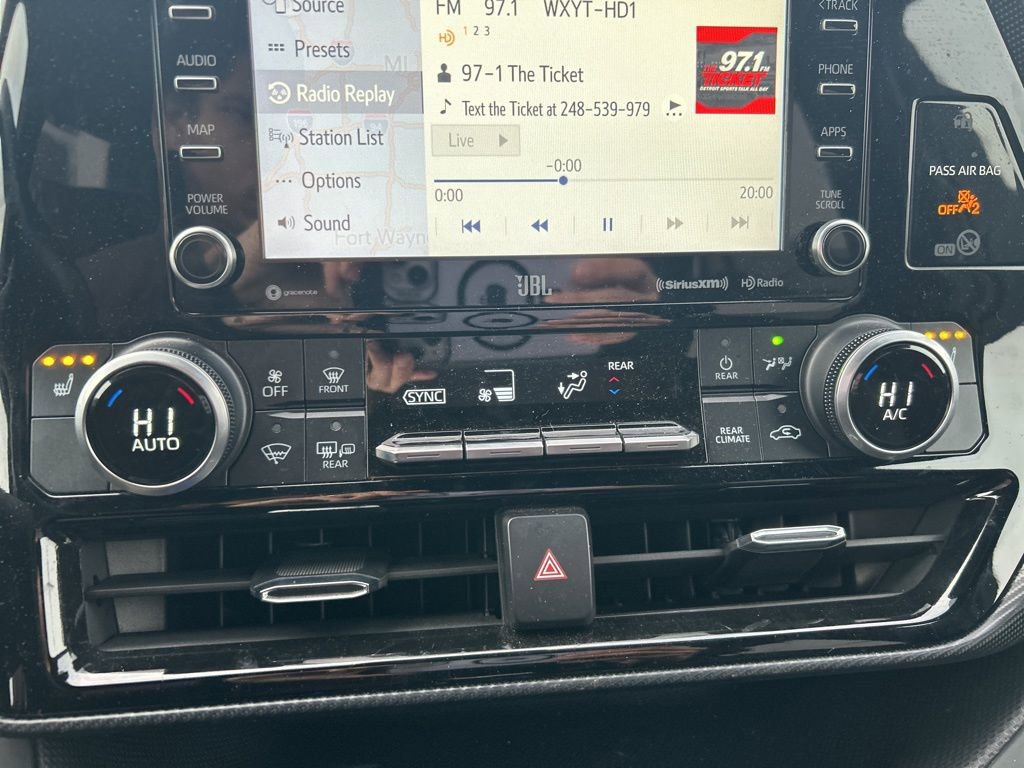 Used 2021 Toyota Highlander XSE image 7