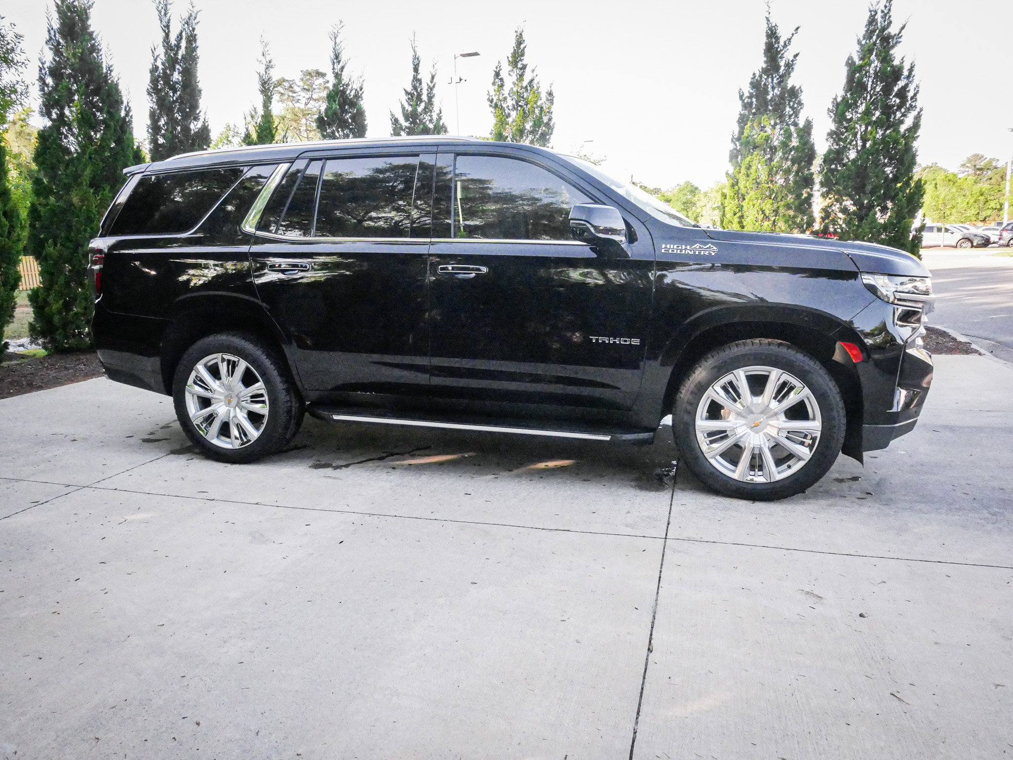Used 2023 Chevrolet Tahoe High Country image 11