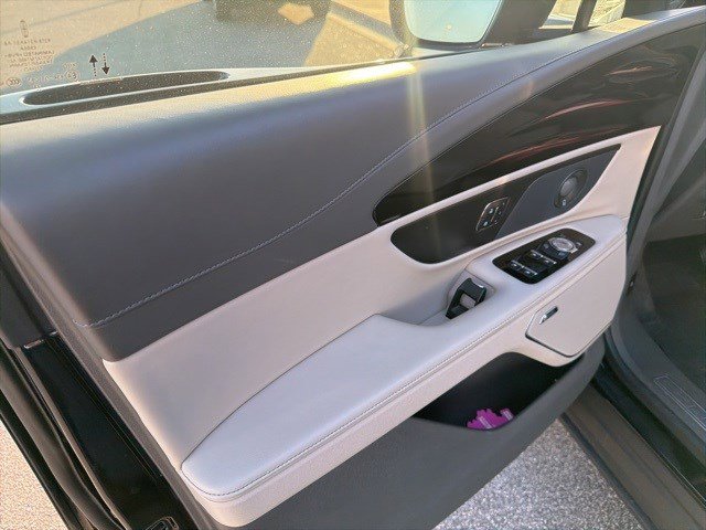 Used 2024 Lincoln Nautilus Reserve w/ Equipment Group 202A image 12