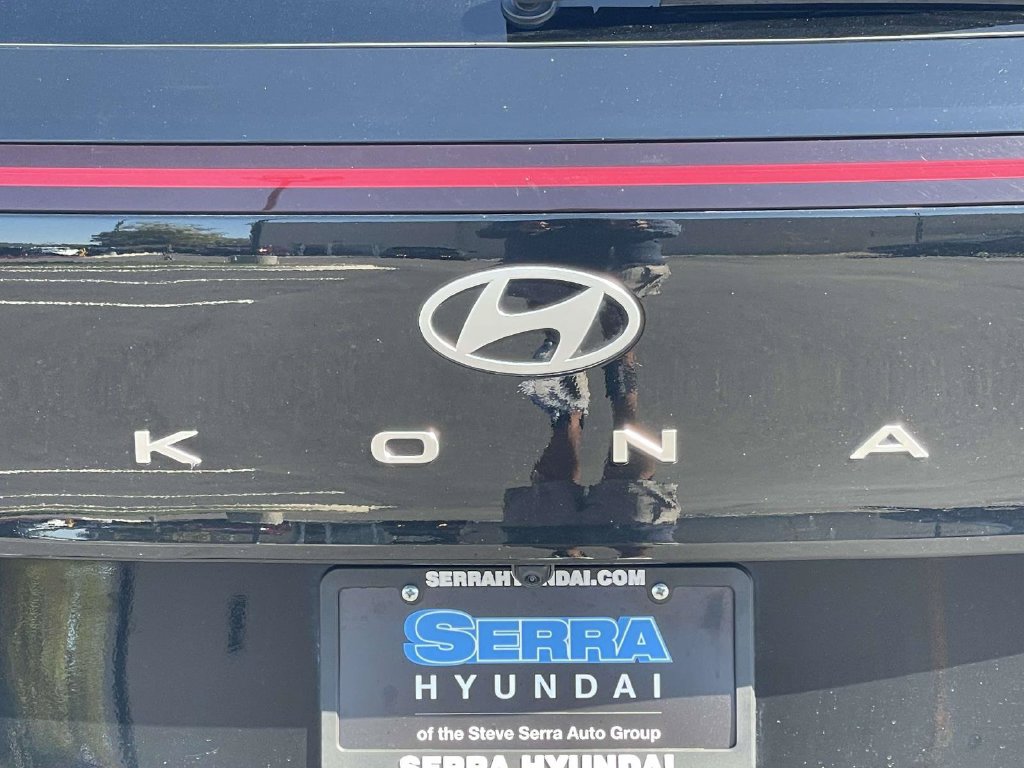 Certified 2025 Hyundai Kona SEL FWD image 4