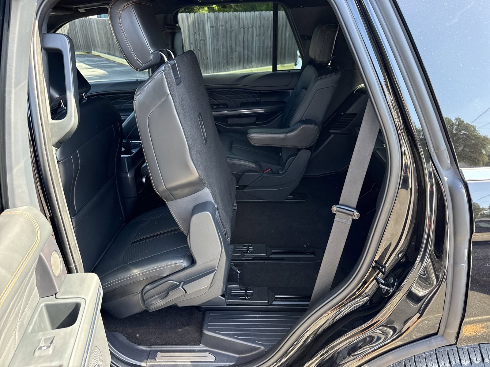 Used 2023 Ford Expedition Platinum RWD image 11