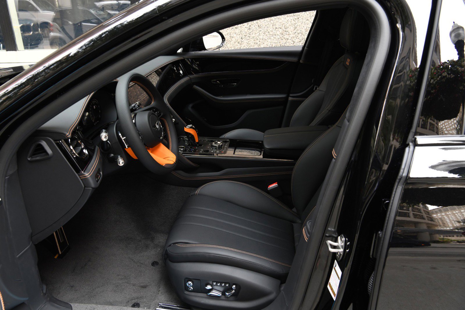 New 2025 Bentley Flying Spur Plug-In Hybrid image 8