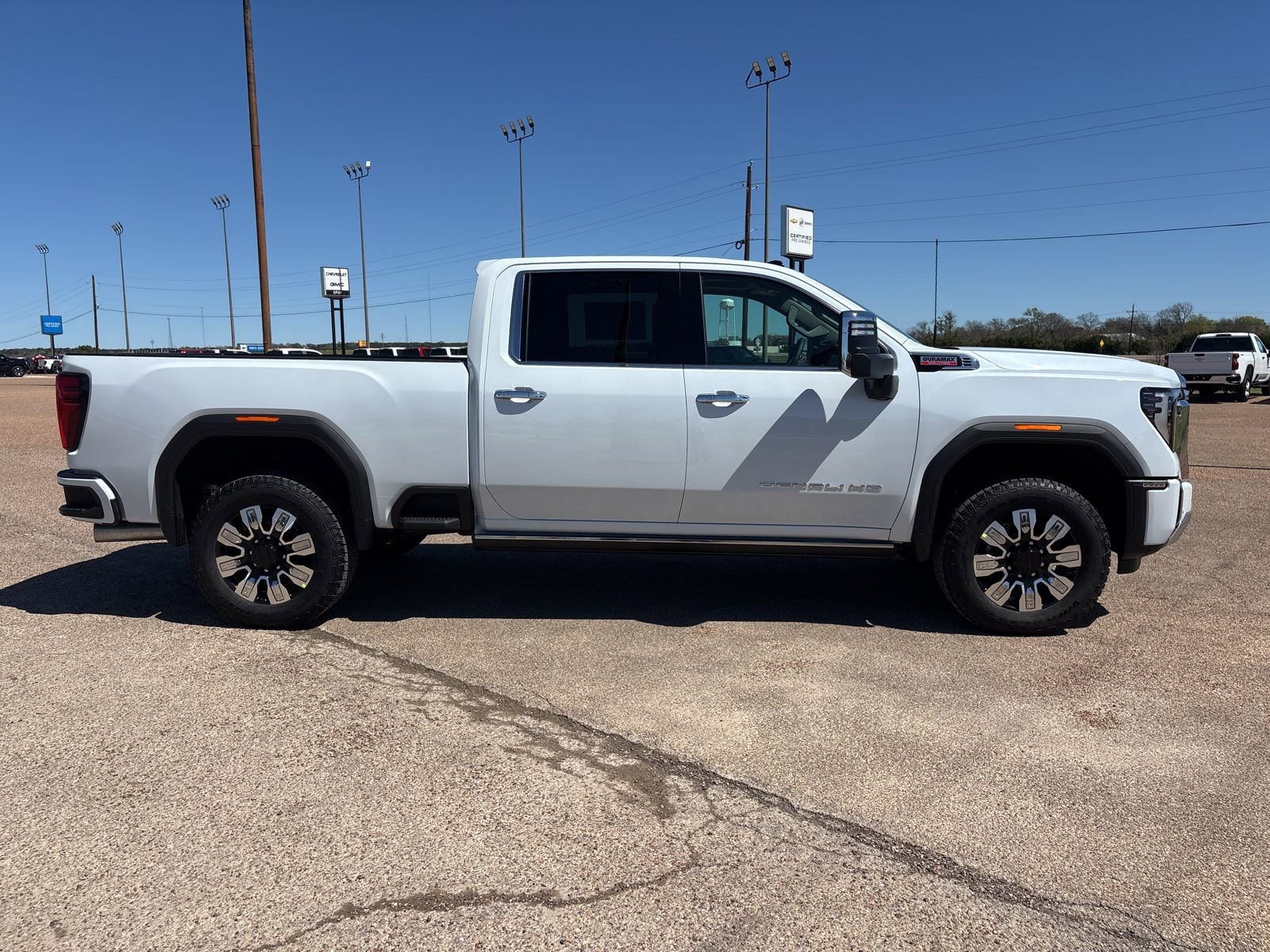 New 2026 GMC Sierra 2500 Denali w/ Denali Reserve Package image 7